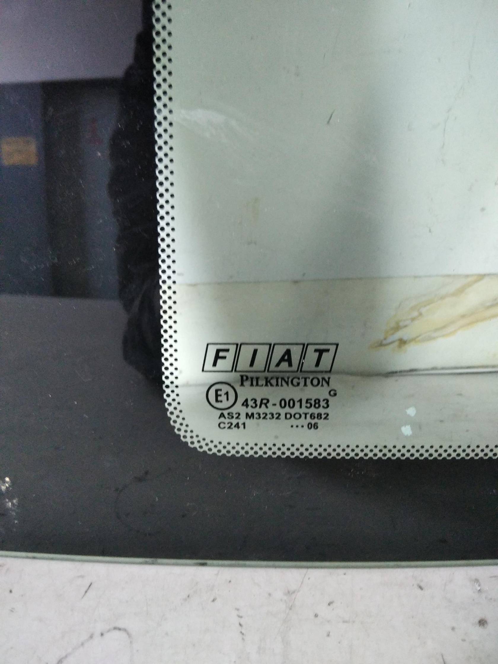 Fisso atermico parafango post. dx.